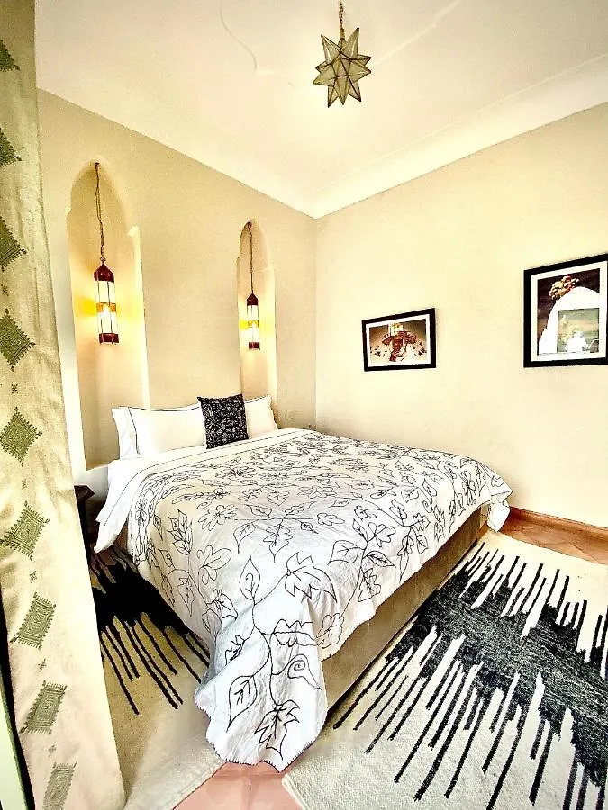 Riad Dar Adal Exclusivite 2 A 6 Personnes Petit Dejeuner Compris Place Jemaa El Fna Marrakesh Bed & Breakfast