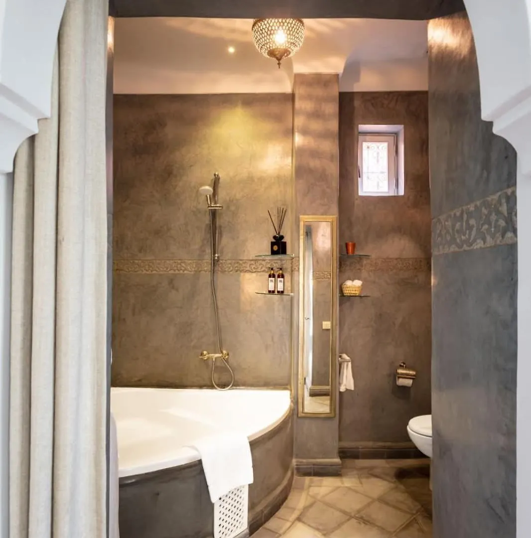 Riad Dar Adal Exclusivite 2 A 6 Personnes Petit Dejeuner Compris Place Jemaa El Fna Marrakesh Bed & Breakfast