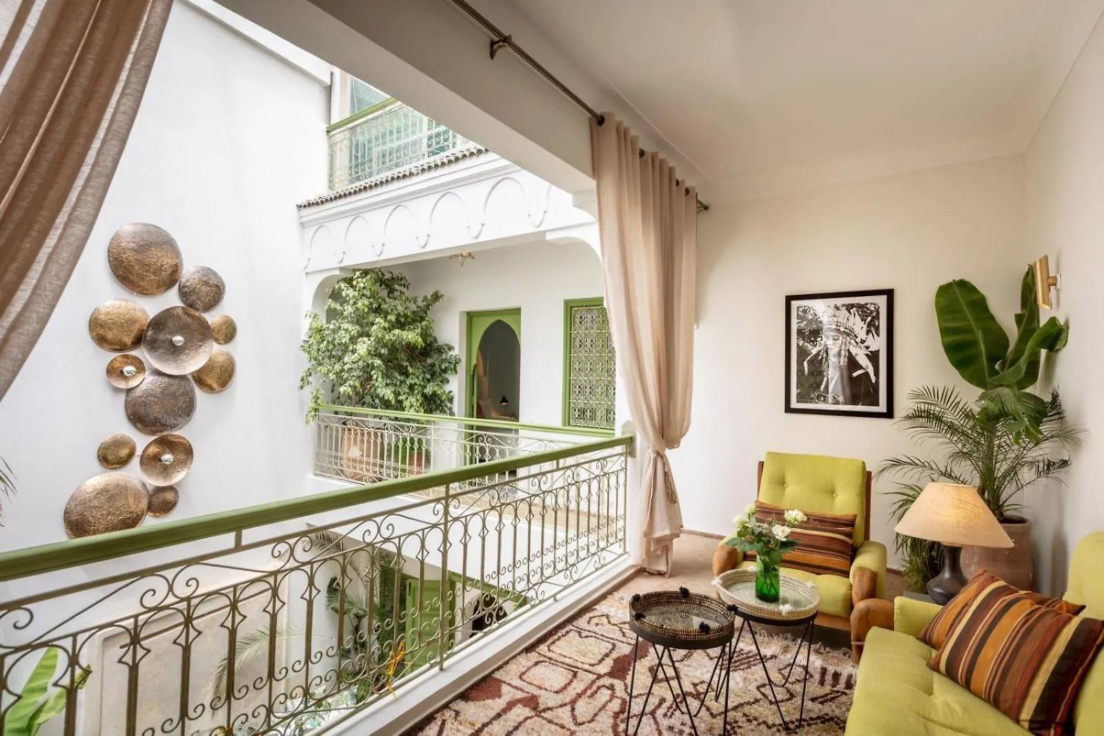 ベッド・アンド・ブレックファスト Riad Dar Adal Exclusivite 2 A 6 Personnes Petit Dejeuner Compris Place Jemaa El Fna マラケシュ